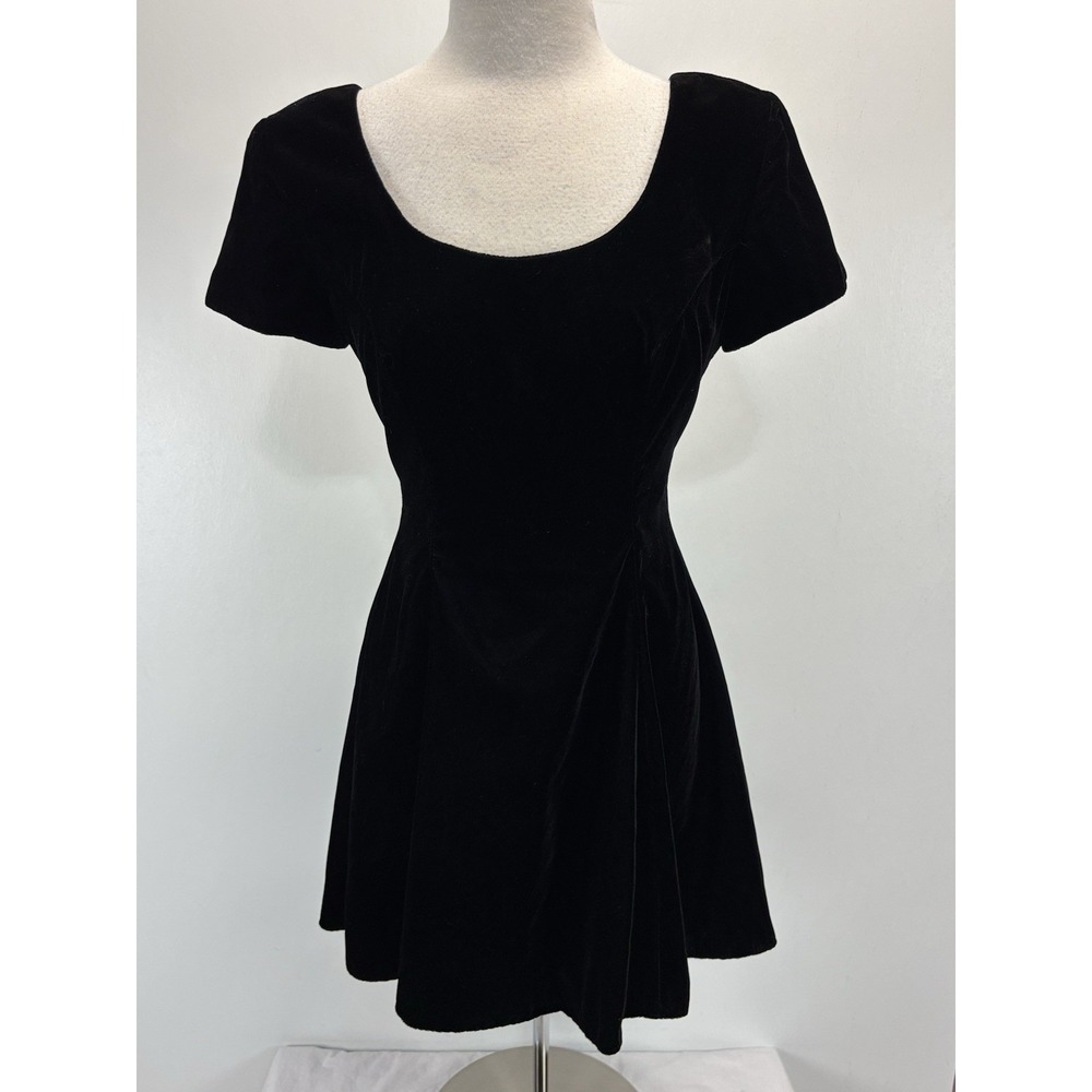 Vtg Rhapsody Black Velvet Babydoll Dress 8  Witchy Mini Skater Strappy Back